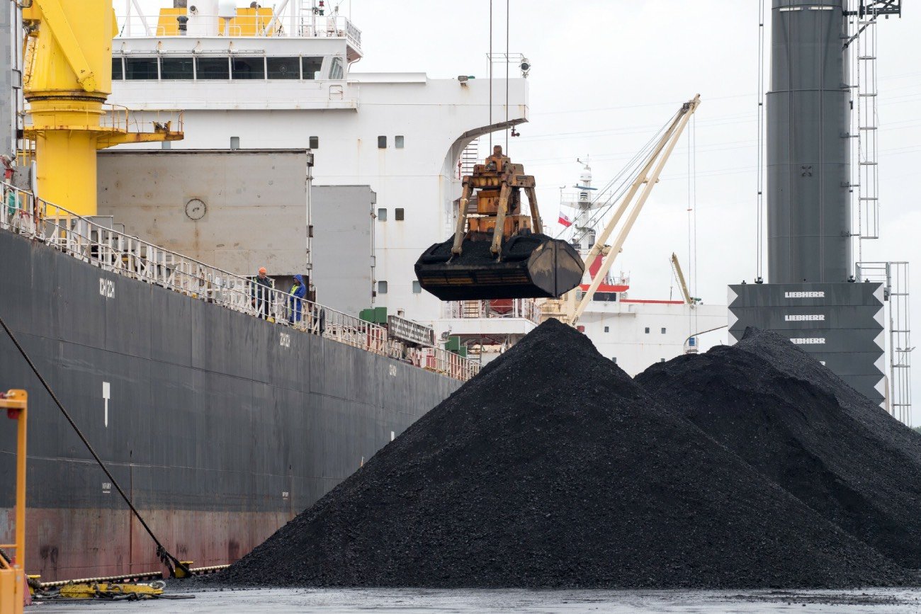 Węgiel do Polski nadal płynie. Dotąd nie dotarła jeszcze nawet tona z zamówienia rządowej agencji
