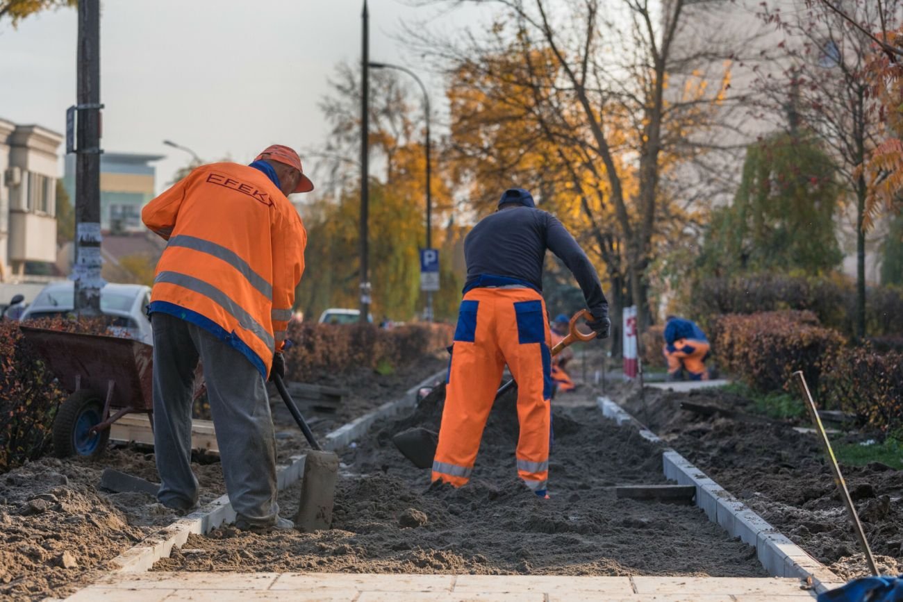 Większość Polaków o 4-dniowym tygodniu pracy może co najwyżej pomarzyć. Jako kraju, jeszcze nas na to nie stać