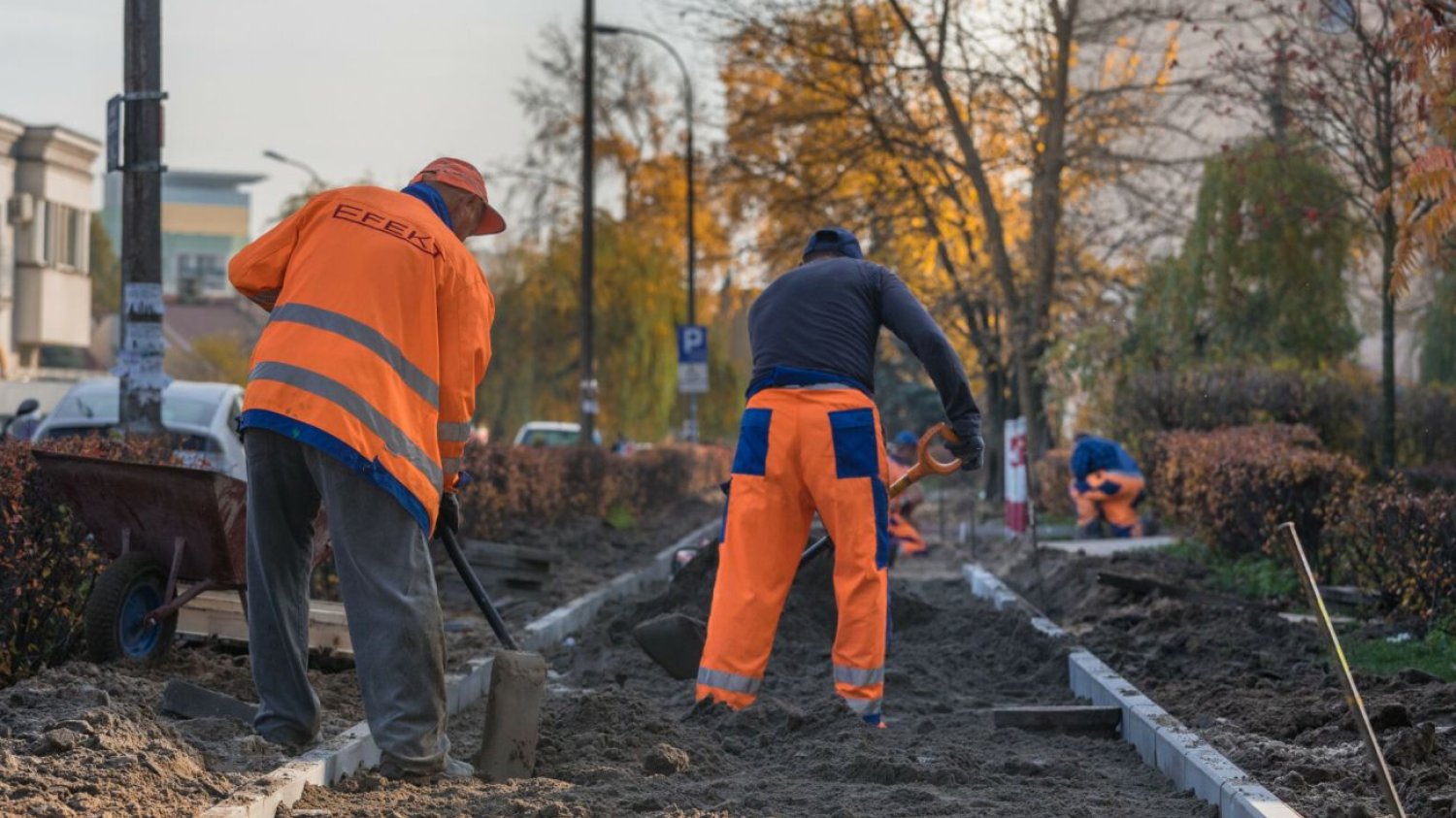 Większość Polaków o 4-dniowym tygodniu pracy może co najwyżej pomarzyć. Jako kraju, jeszcze nas na to nie stać