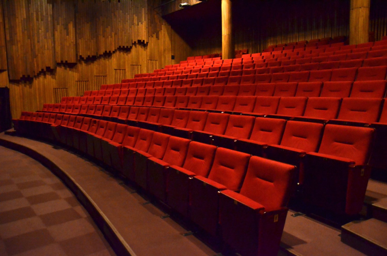 Pusta widownia to w teatrach widok ostatnich miesięcy.