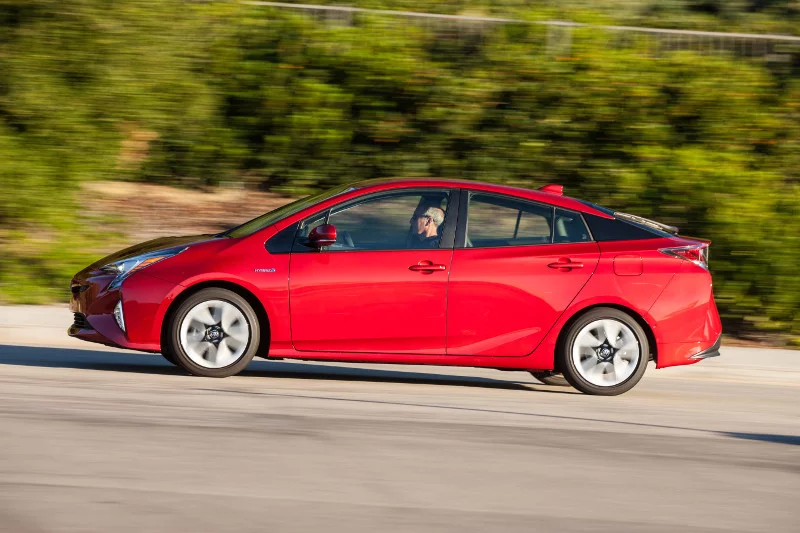 Afera z zacinającym się pedałem gazu w Toyocie Prius nie powaliła japońskiego producenta.