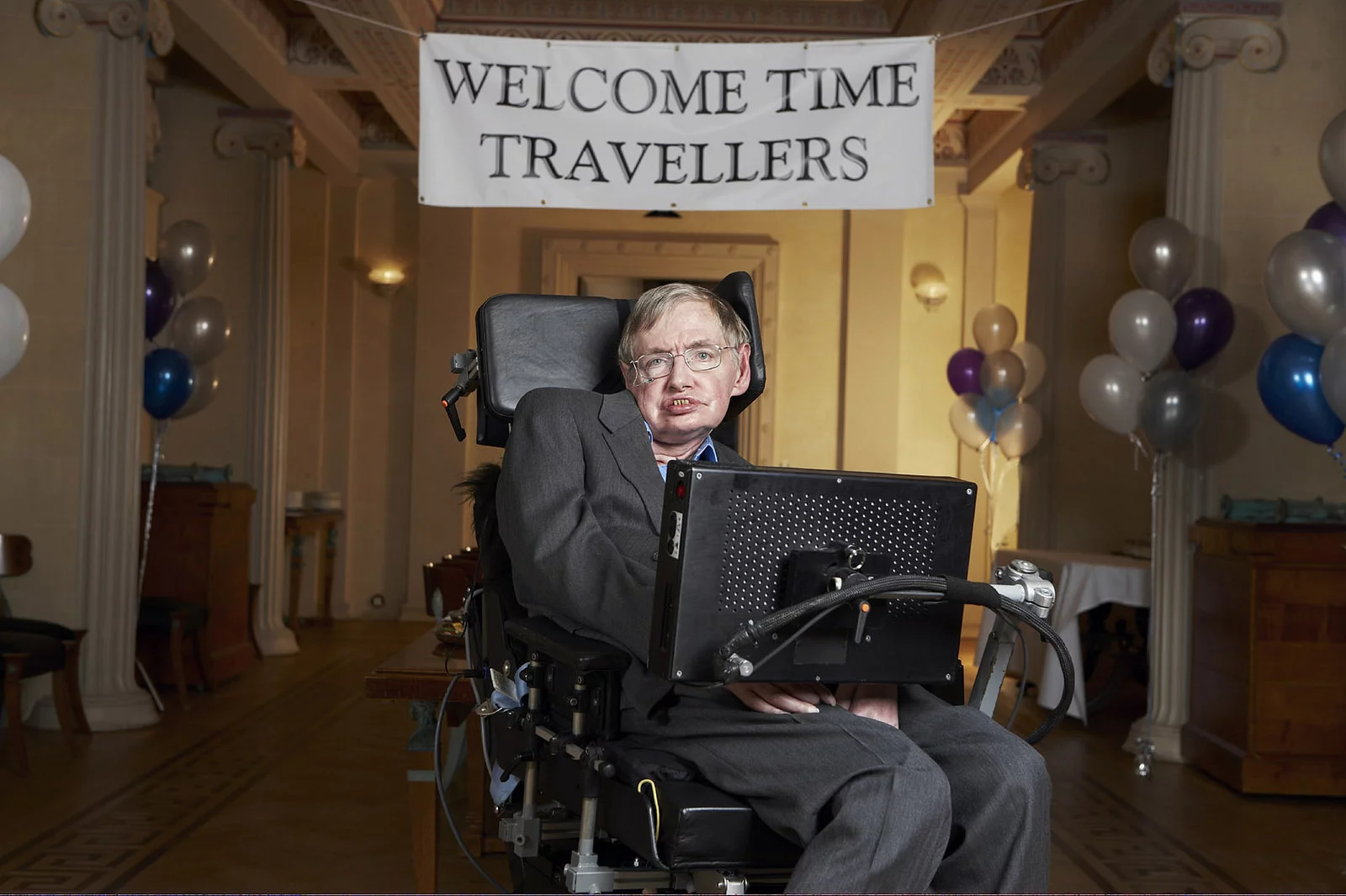 Hawking czekał na podróżników w czasie. Zorganizował dla nich wspaniałe przyjęcie.