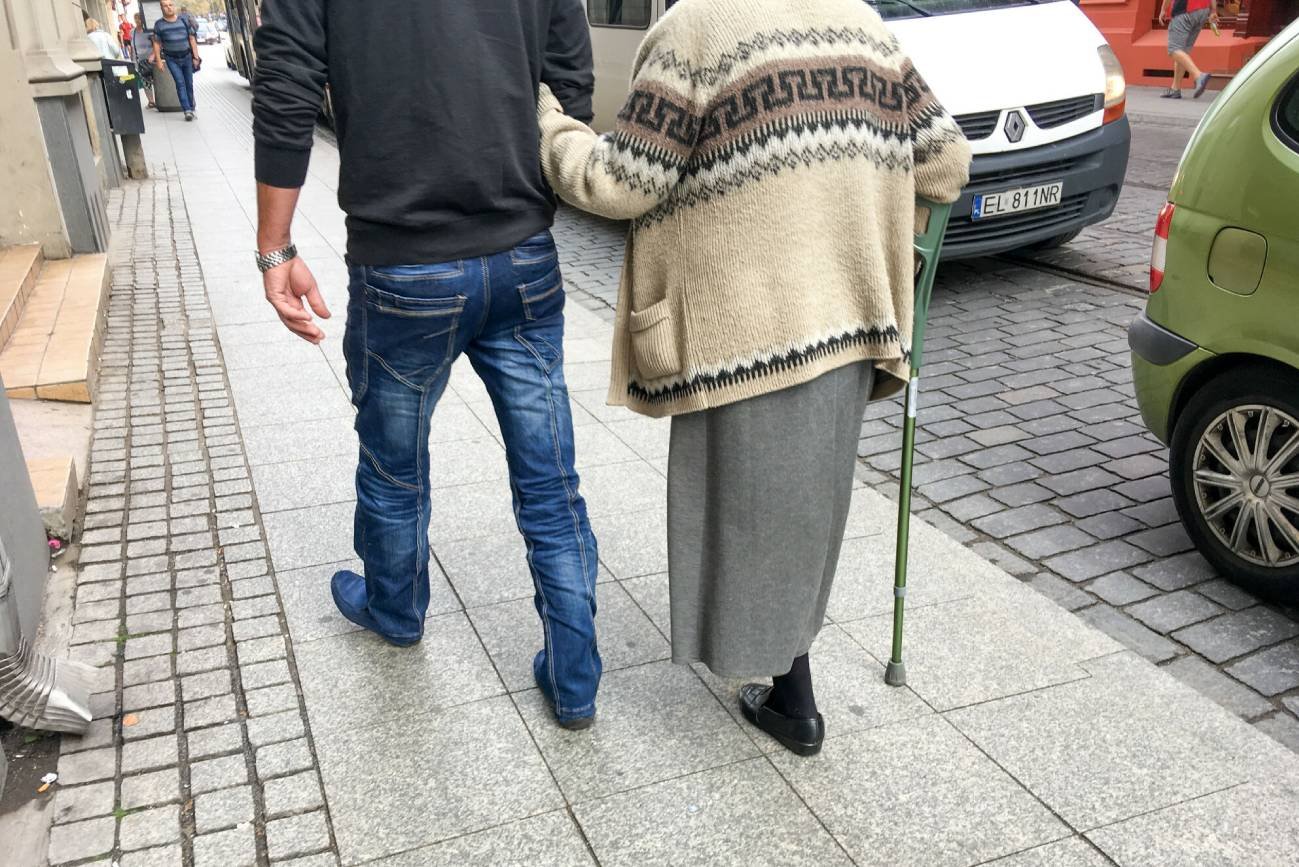 Bon na opiekę dla seniorów.