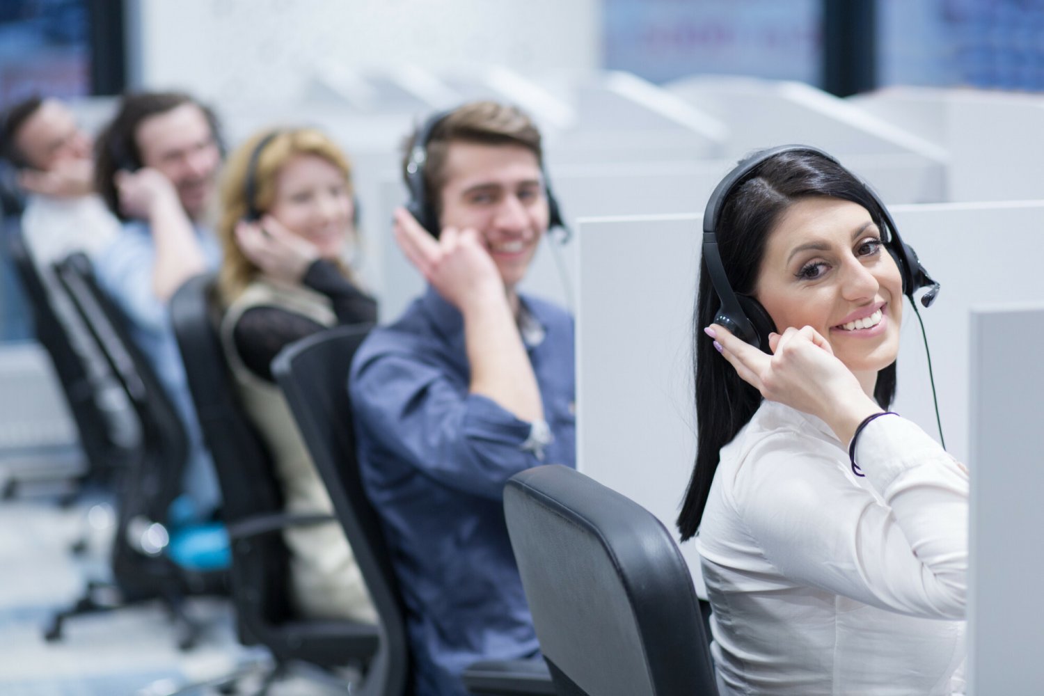 Radośni telemarketerzy.