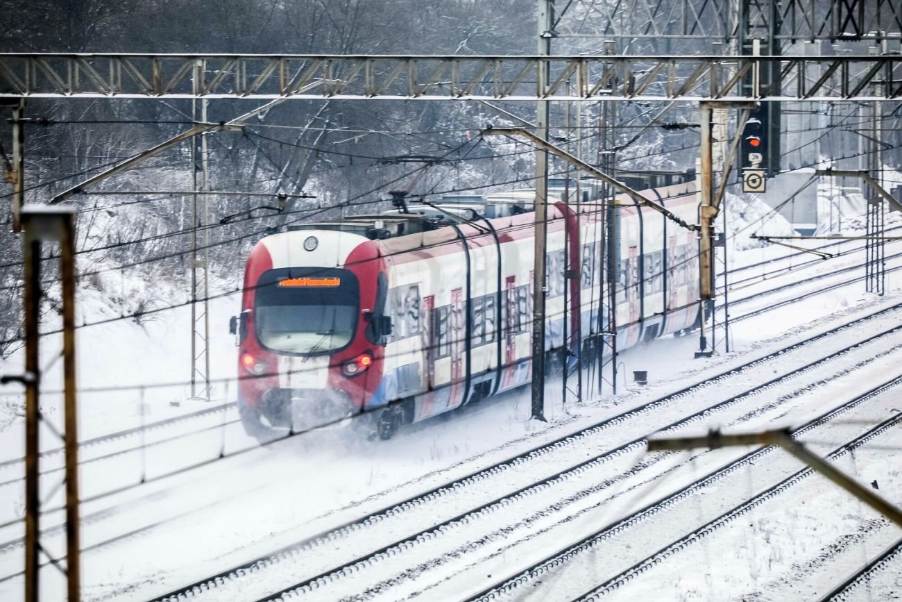 Strajkują maszyniści Warszawskiej Kolei Dojazdowej. Tysiące ludzi utknęły w drodze do pracy