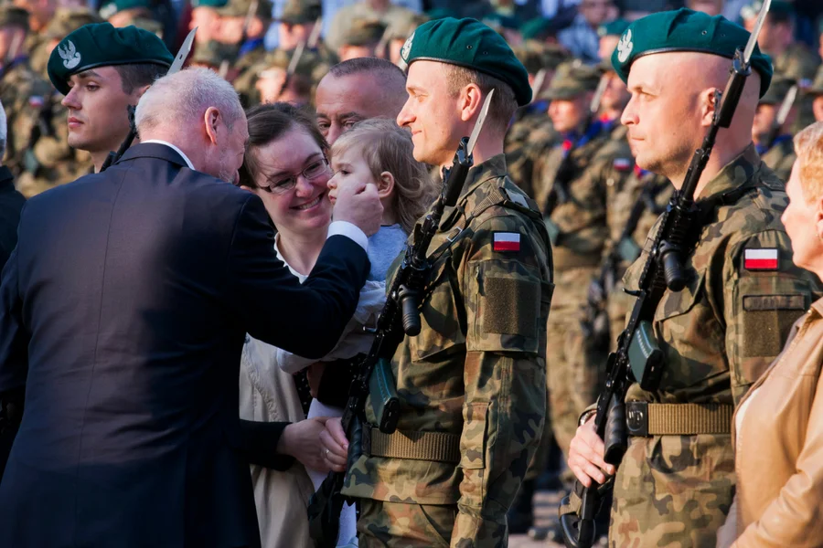 Antoni Macierewicz na przysiędze żołnierzy WOT.