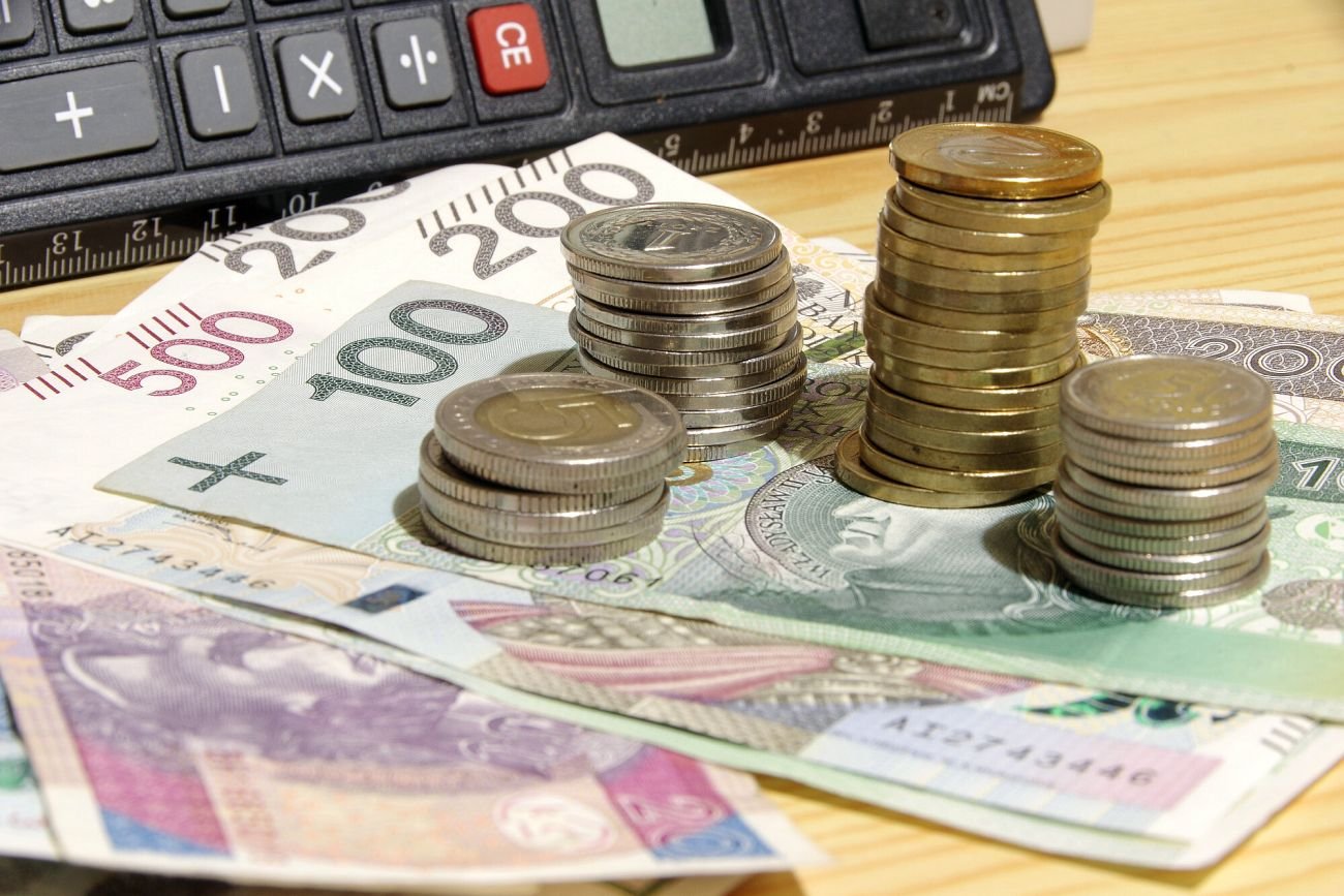 Dochód rozporządzalny przeciętnego Polaka spada