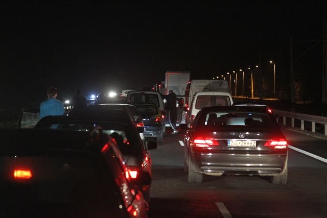 Polskie autostrady i ekspresówki to synonim korków i wypadków, szczególnie w długie, letnie weekendy.