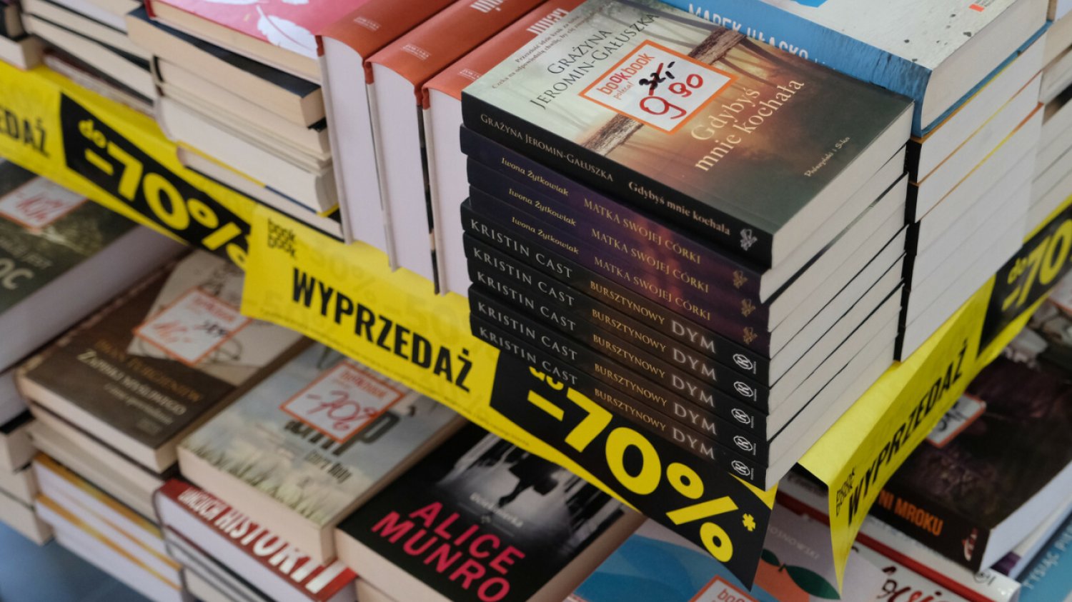 Rejestr Dłużników BIG InfoMonitor oraz baza informacji kredytowych BIK wskazują na zaległe długi księgarń, które wynoszą około 14,4 mln zł. To o ponad 2 mln zł więcej niż było trzy lata temu.