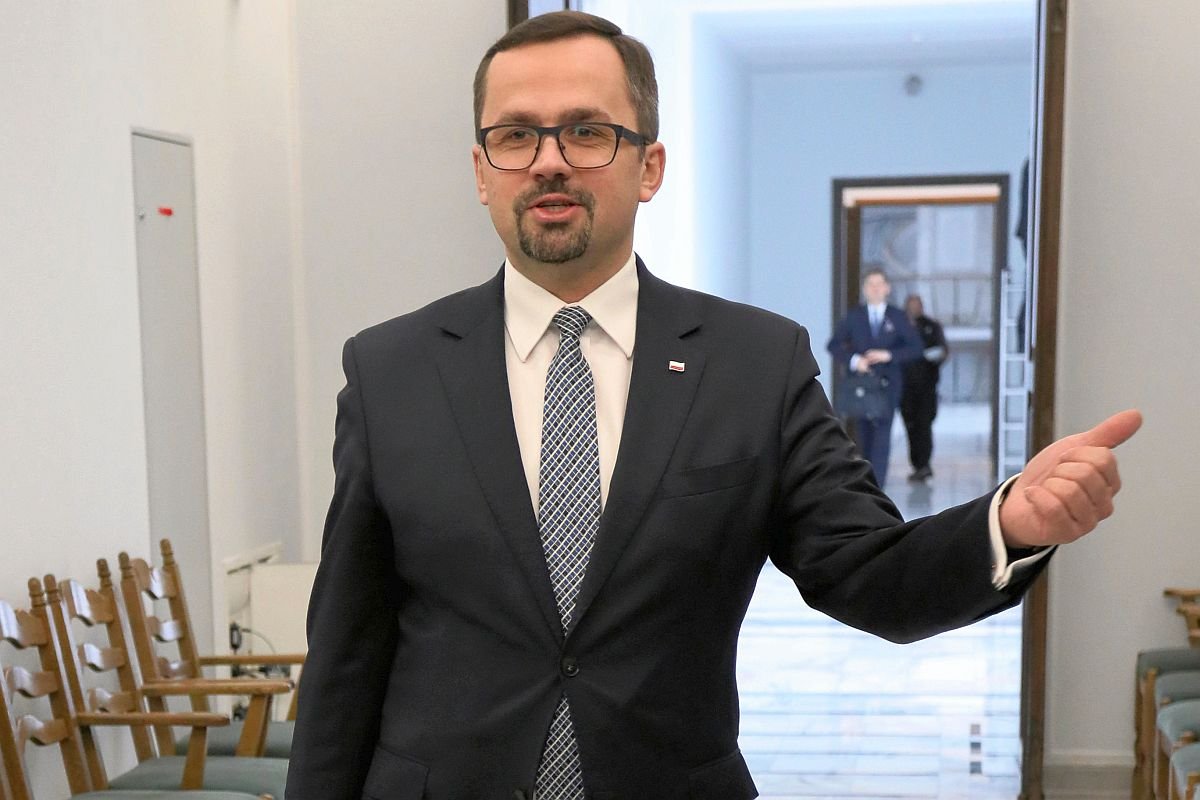 Poseł PiS Marcin Horała przewodniczy "Komisji Śledczej do zbadania prawidłowości i legalności działań oraz występowania zaniedbań i zaniechań organów i instytucji publicznych w zakresie zapewnienia dochodów Skarbu Państwa z tytułu podatku VAT