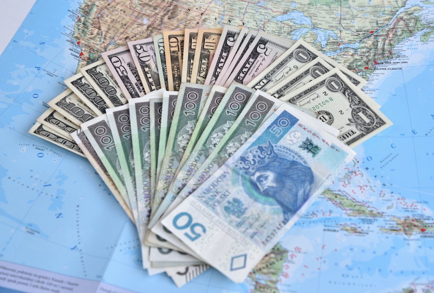 Dolar USD jest wyceniony na 4,48 zł