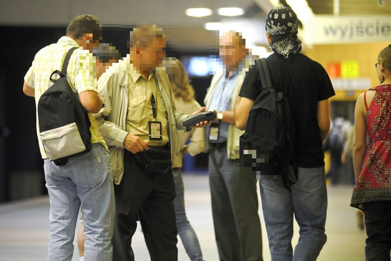 Kontrola biletów w warszawskim metrze