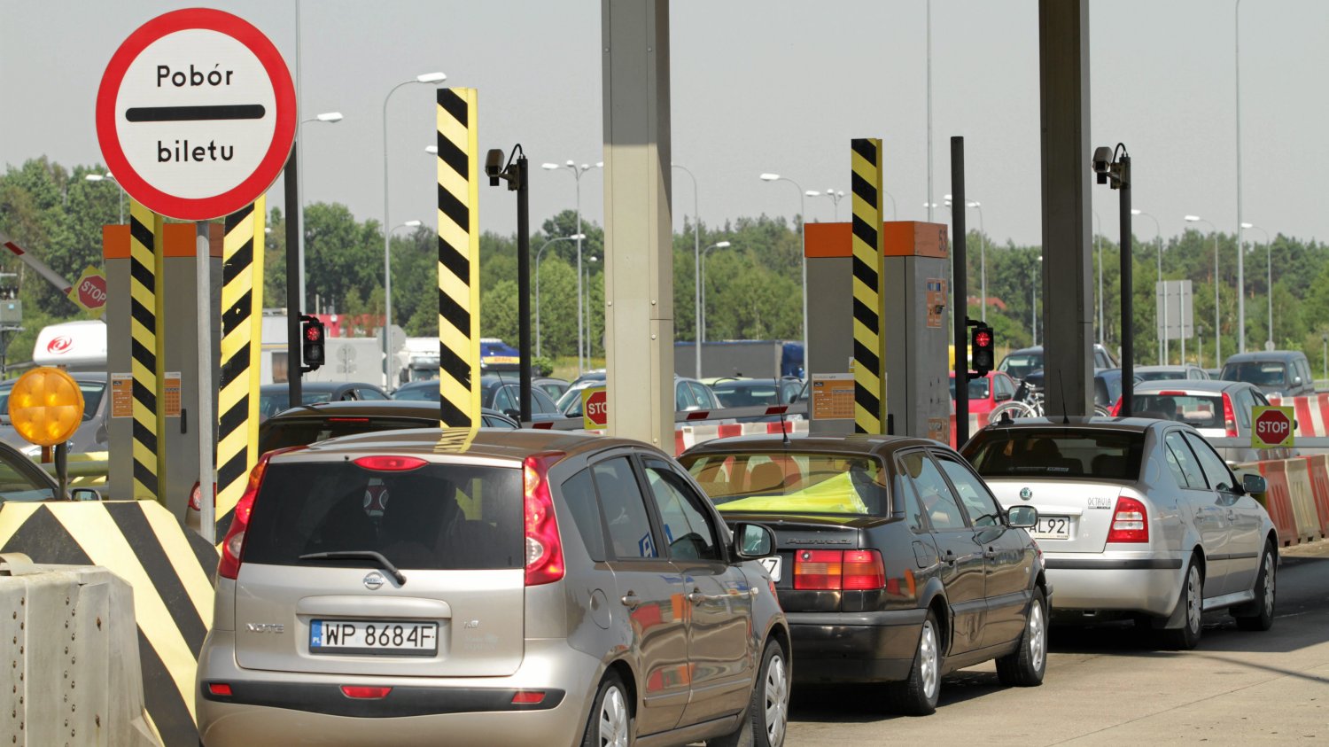 Kolejki przed bramkami na autostradzie A1. System automatycznych płatności AmberGO ma to zmienić.
