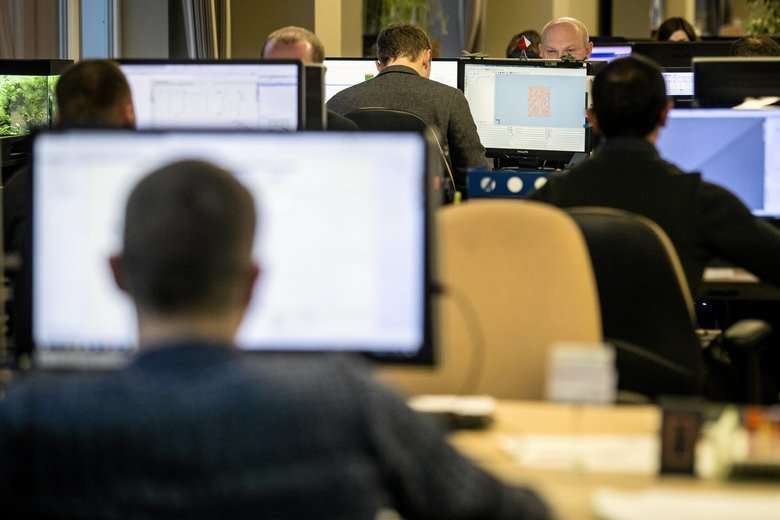 Zarobić kilkanaście tysięcy bez wychodzenia z domu? To możliwe, jeśli jesteś informatykiem