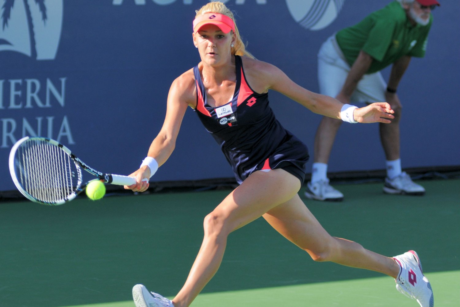 Agnieszka Radwańska pracuje ciężko nie tylko na korcie, ale także poza nim