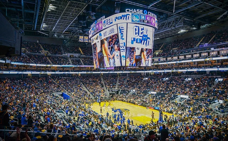 Ekrany wideo LED firmy Samsung w arenie Chace Center w San Francisco