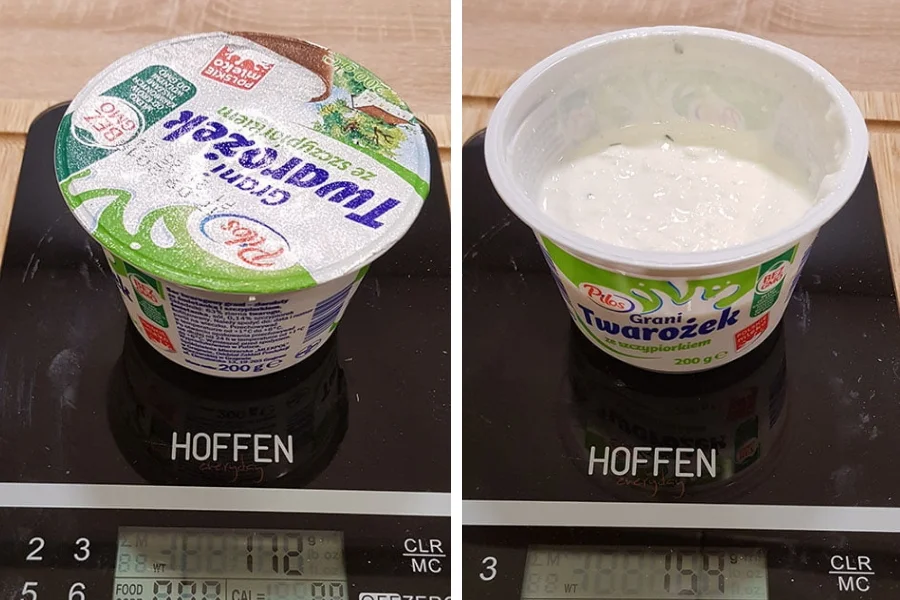 Zważone przez klienta twarożki kupione w sklepach sieci Lidl.