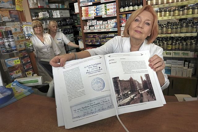 Elżbieta Taterczyńska, właścicielka jednej z najstarszych aptek w Poznaniu padła ofiarą ustawy, którą nadal gorąco popiera