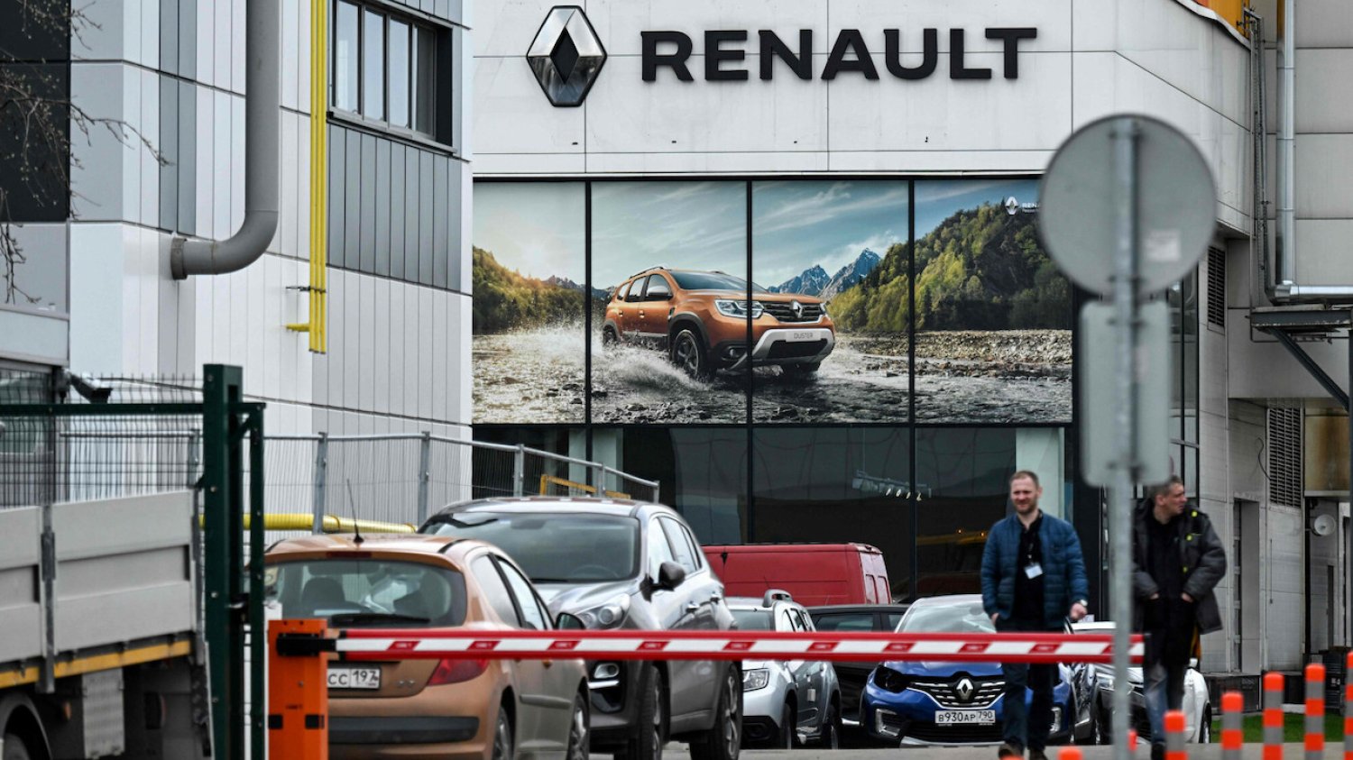 Renault w Rosji sprzedał swoje aktywa Rosjanom