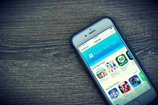 Wyznawcy Apple z niecierpliwością oczekują następcy modelu 6s.