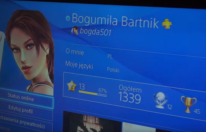 Babcia Bogusia ma już pokaźną liczbę trofeów na PlayStation. Śmieje się, że syn chce przestać grać, bo ma gorsze wyniki od niej.