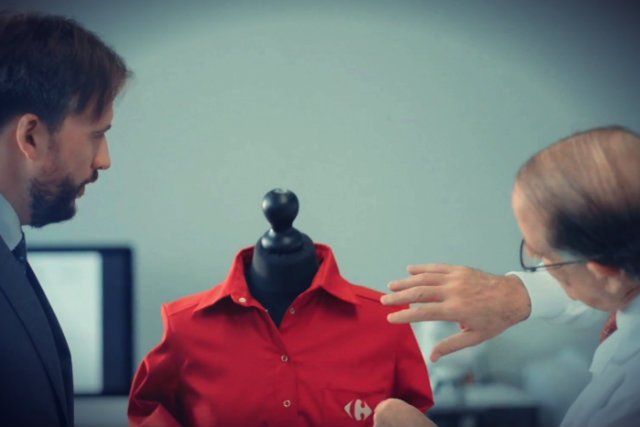 Sieć zamierza na razie testować innowacyjny strój dla pracowników na niewielką skalę.