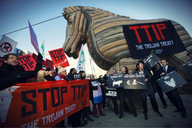 Protesty przeciwko TTIP w Brukseli, luty 2015 r,