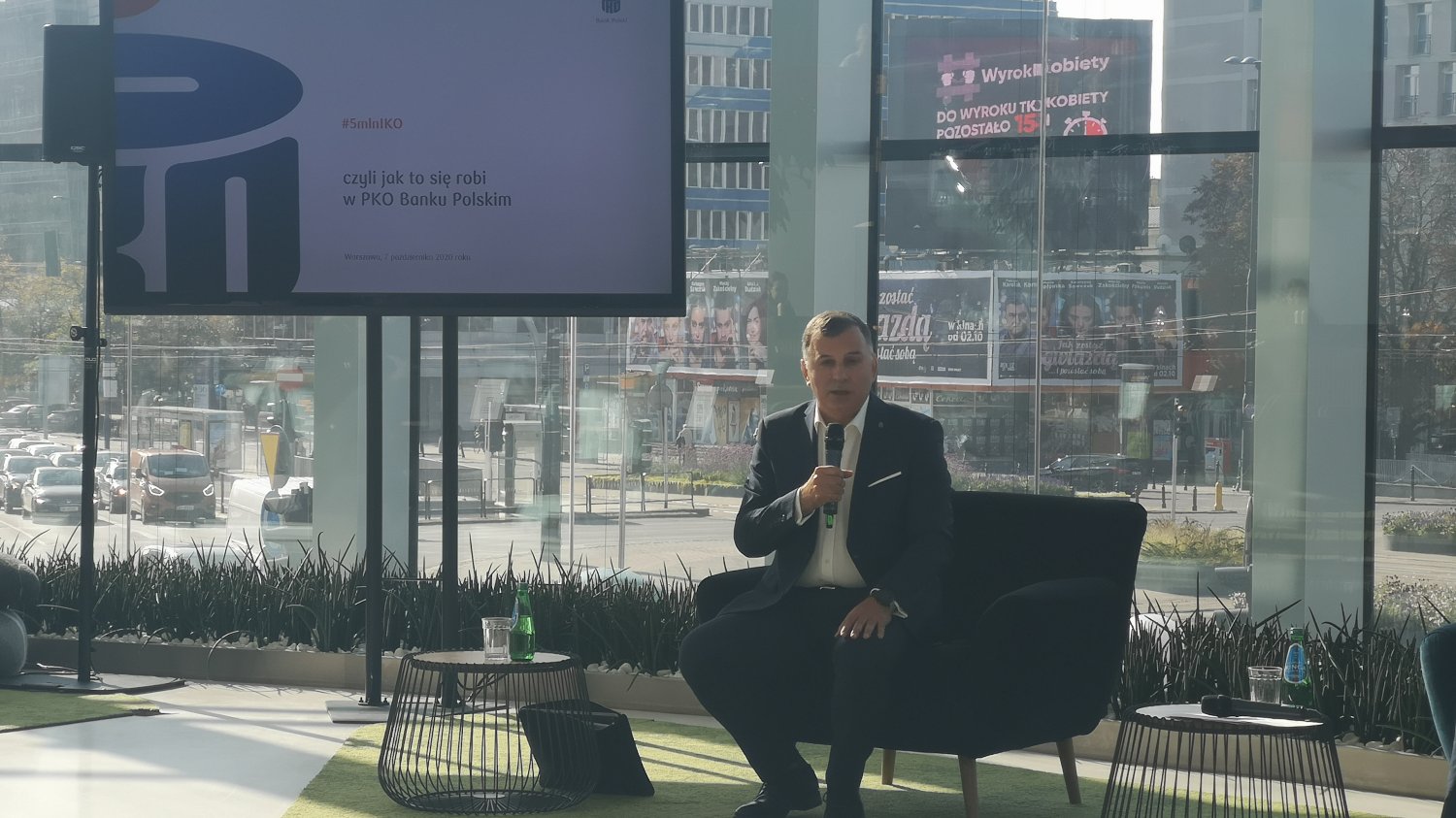 Zbigniew Jagiełło, prezes PKO BP na konferencji prasowej.