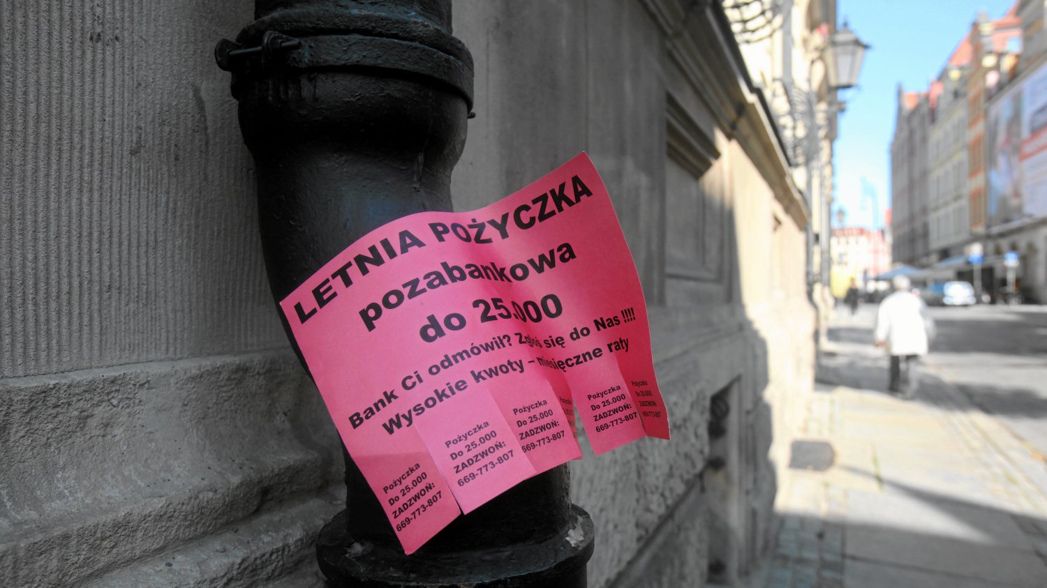 Polacy coraz niechętniej biorą kredyty gotówkowe.