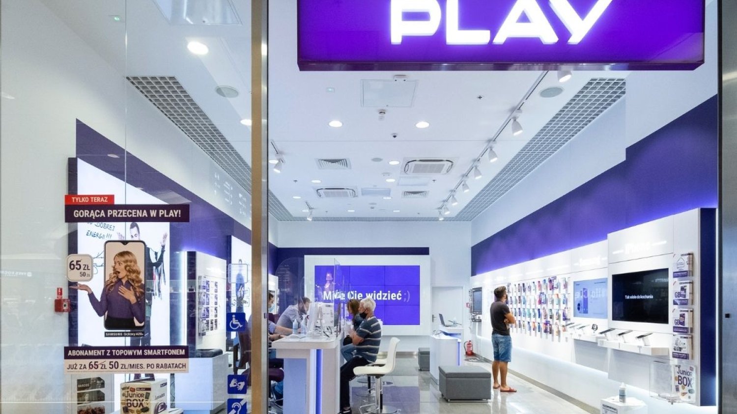 Do przejęcia sieci Play przymierza się francuski dostawca usług telekomunikacyjnych Iliad.