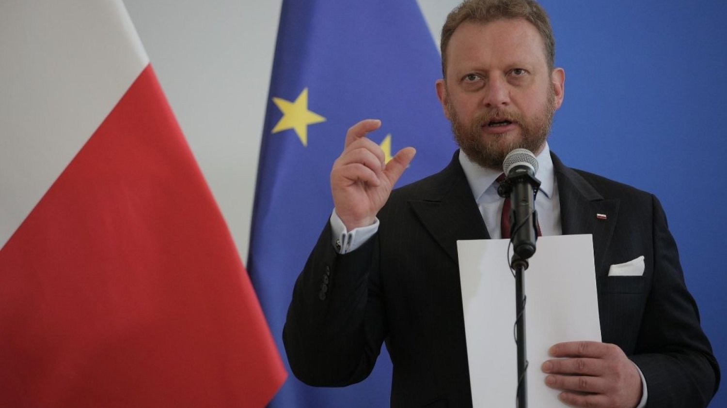 Minister zdrowia Łukasz Szumowski zapowiada wprowadzenie nowych uprawnień dla sklepów.