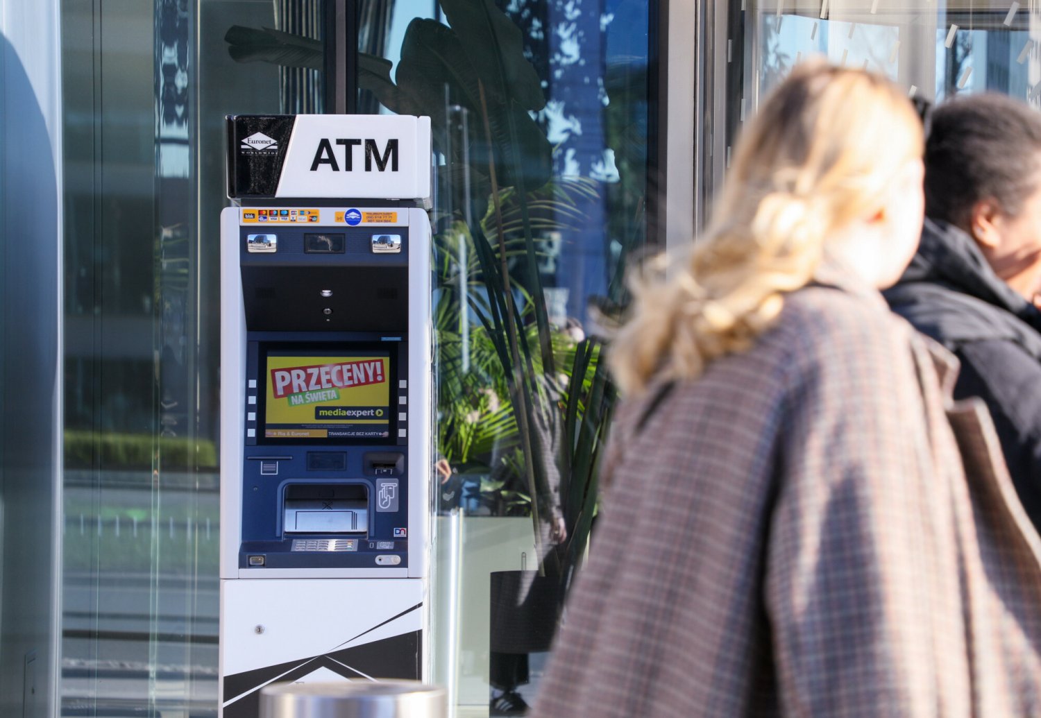 Limity wypłat w bankomatach – tyle można pobrać pieniędzy jednorazowo