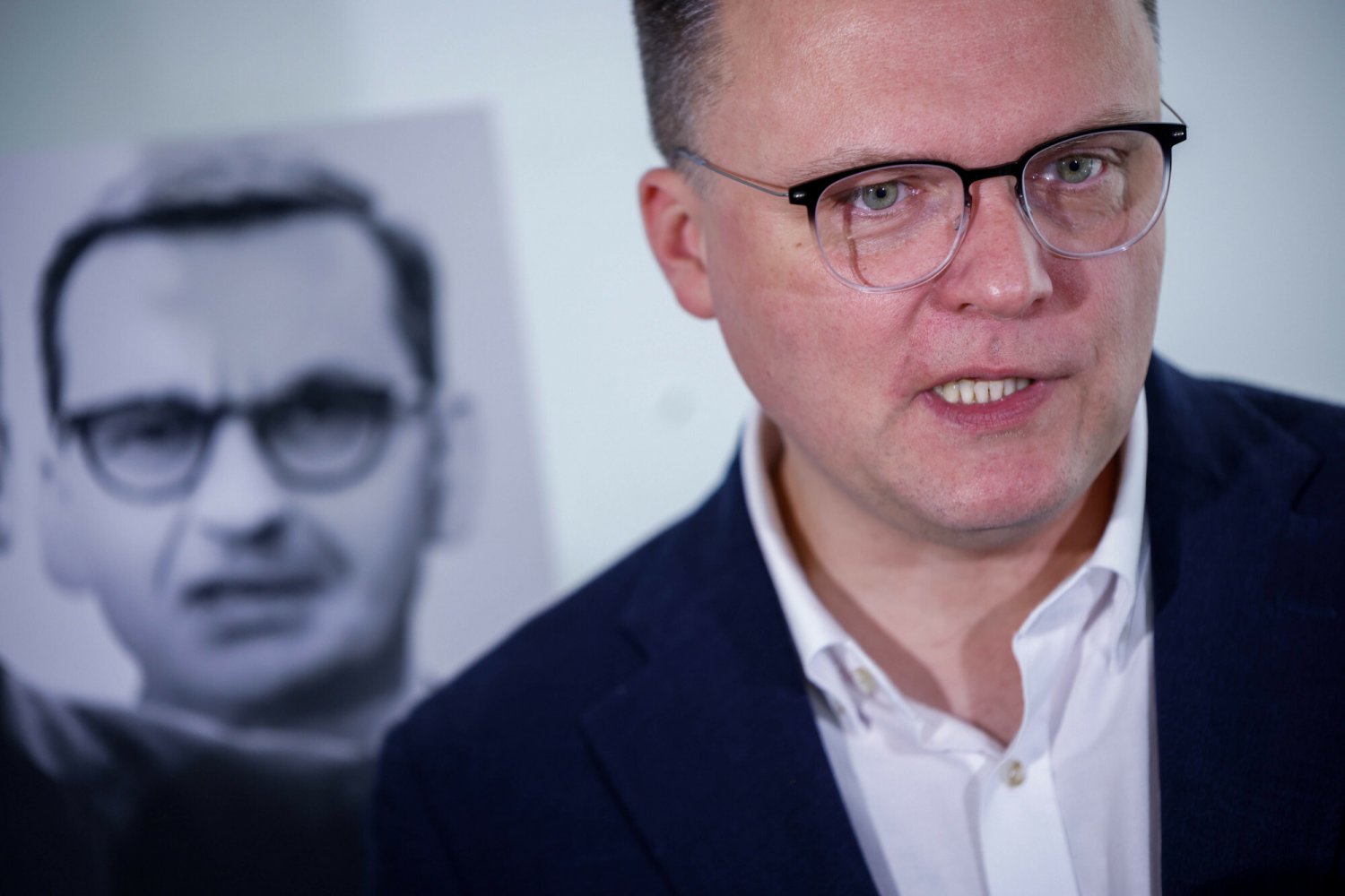 Wakacje kredytowe 2024 – Morawiecki apeluje do Hołowni