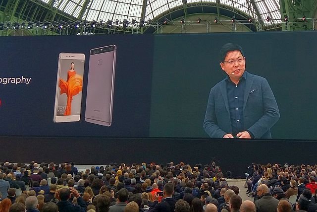 Richard Yu, szef Huawei podczas premiery modeli P20 i P20 Pro.