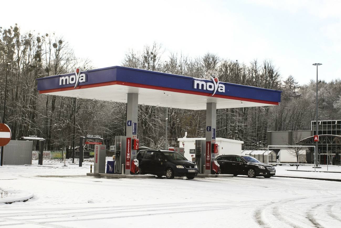 Jakie samochody mogą tankować benzynę E10?