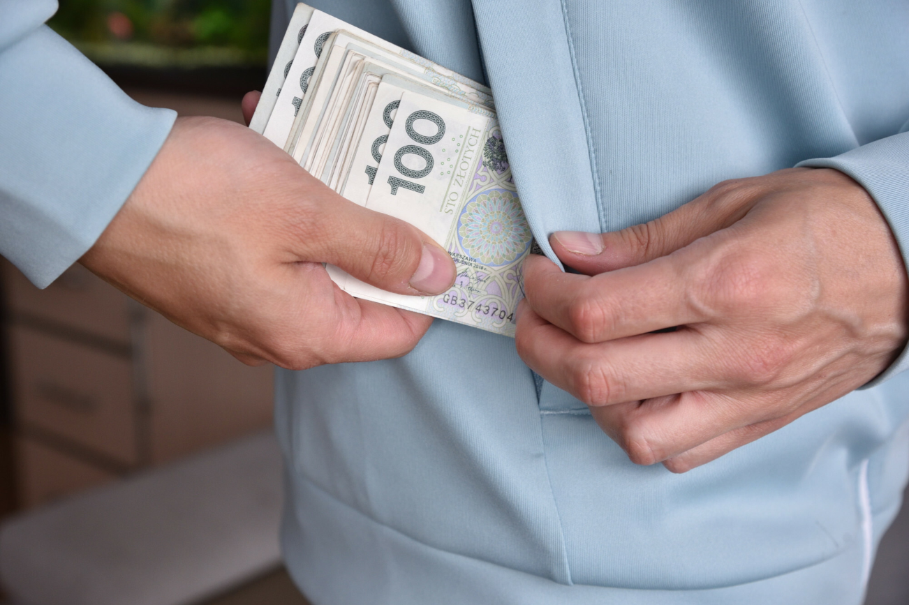 Ministerstwo Rodziny, Pracy i Polityki Społecznej wypłaca nowy dodatek – to nawet 400 zł przez 72 miesiące