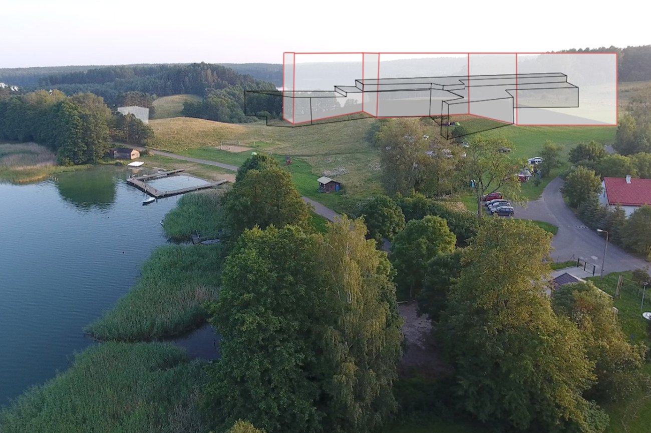 Porównanie wizualizacji przygotowanej przez przeciwników inwestycji hotelowej ze szkicem hotelu planowanego przez inwestora