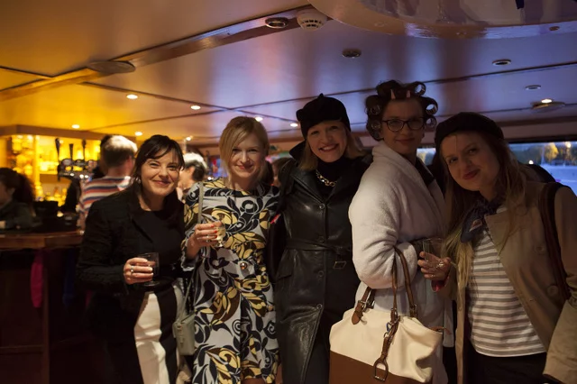 W środku autorki zamieszania na Wyspach wokół polskiej kultury (od lewej) Anna Gruszka i Karolina Kolodziej.
