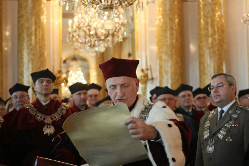 Miss, a nie menedżer, będzie zarządzać uczelnią. Szkoły wyższe wolą wyłaniać rektorów w wyborach, a nie konkursach.