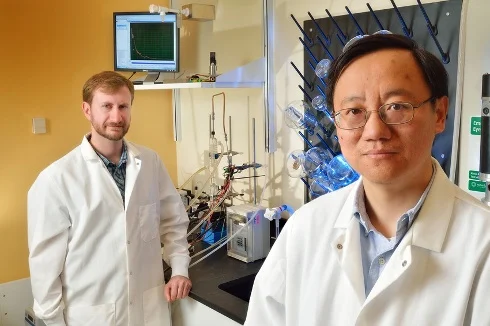 Percival Zhang i Joe Rollin z Virginia Tech liczą na przełom w wykorzystaniu wodoru.