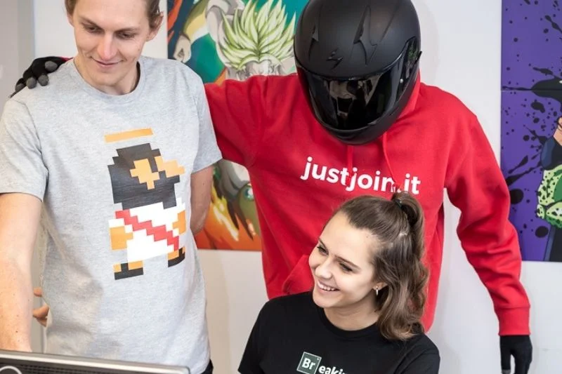 Dzisiaj JustJoinIT zatrudnia kilkadziesiąt osób.