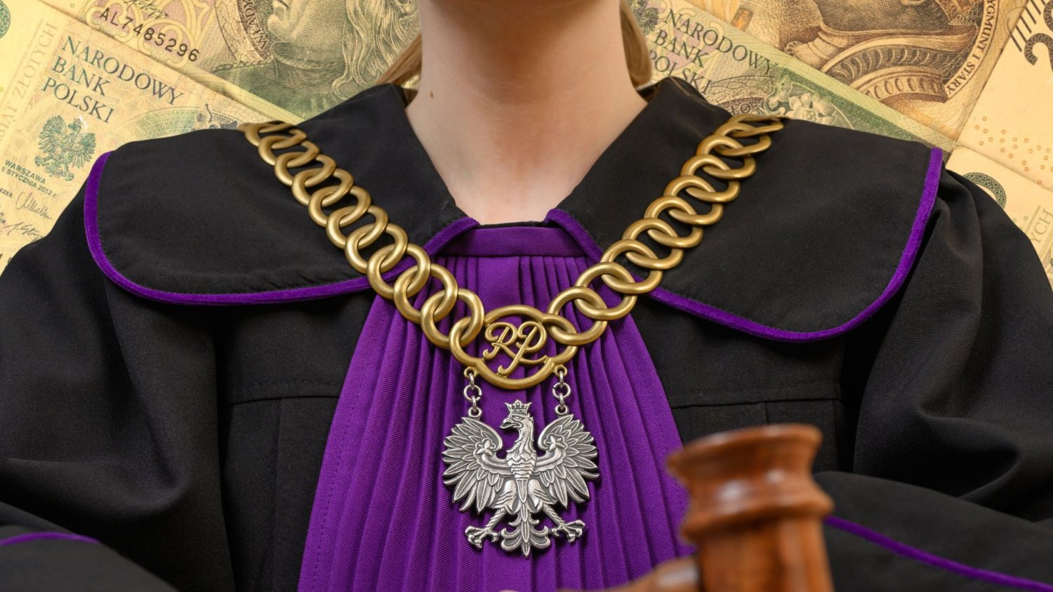 Wyrok w głośnej aferze WGI. Sąd uporał się w zaledwie 20 lat z "polskimi wilkami z Wall Street" sędzia na tle pieniędzy
