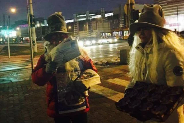 Gazeta rozdawana jest od świtu