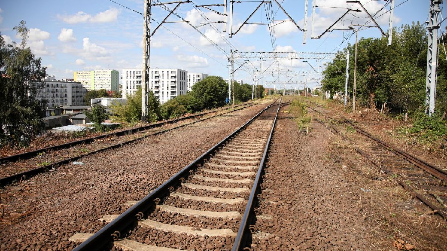 PKP PLK ogłosiło przetarg na 22,8 mln zł. Za taką cenę ma zostać naprawiony 210-metrowy odcinek torów.