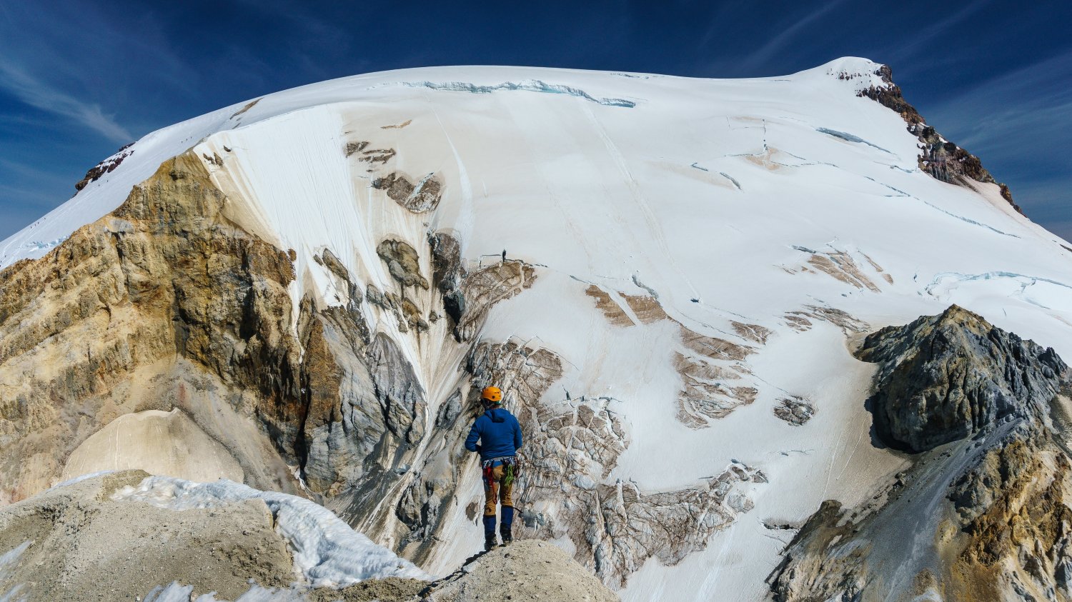 Życie znanego alpinisty udało się uratować dzięki dronowi.