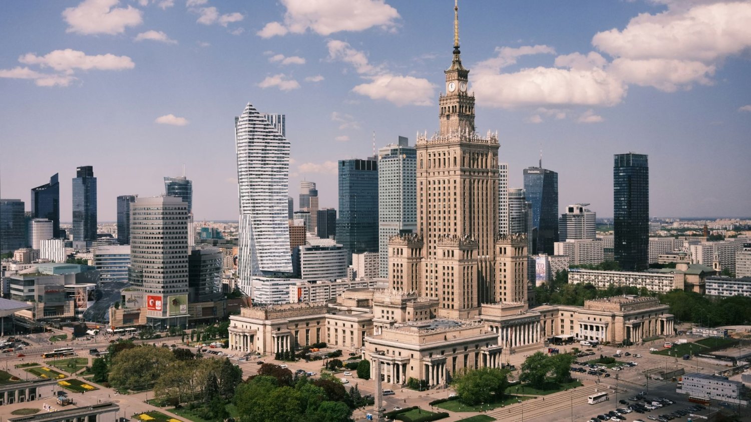 Wschodnie Niemcy patrzą na Polskę z zazdrością. Co poszło nie tak po upadku muru? Pałac Kultury i Nauki w Warszawie.