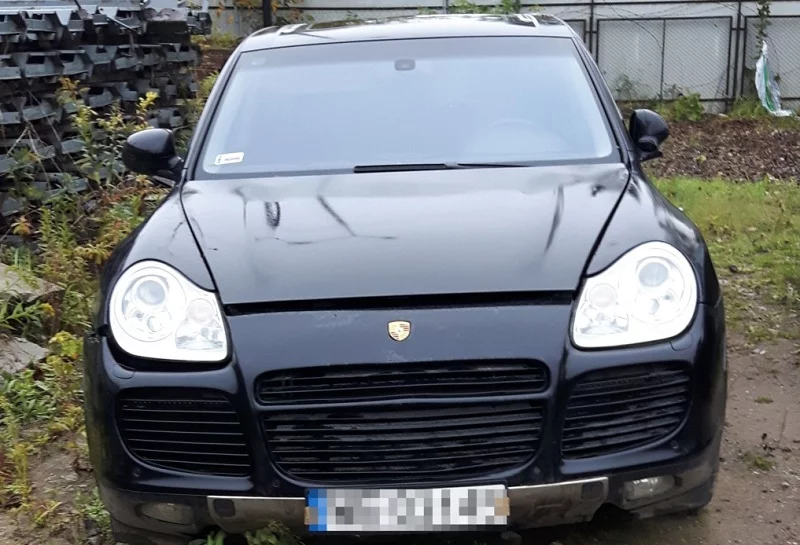 Porsche Cayenne.