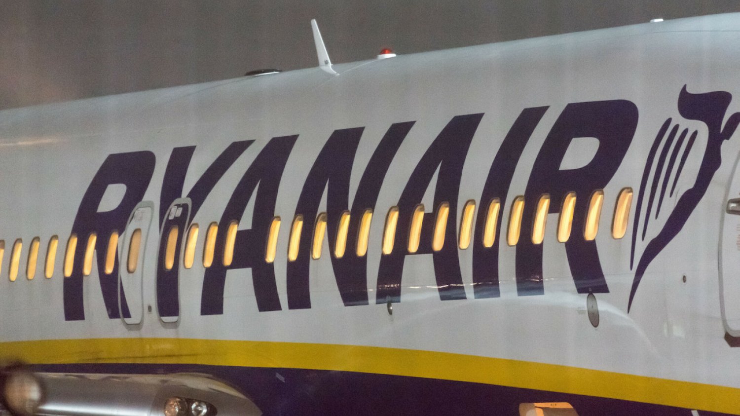 Ryanair planuje przerzucić podatek na klientów