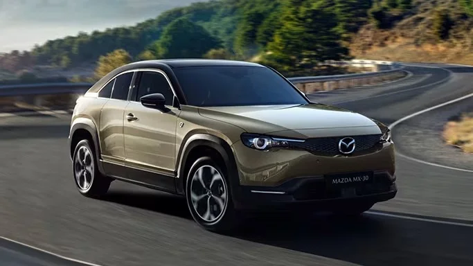 Niskie spalanie SUV-ów – mit czy rzeczywistość? SUV Mazda MX 30