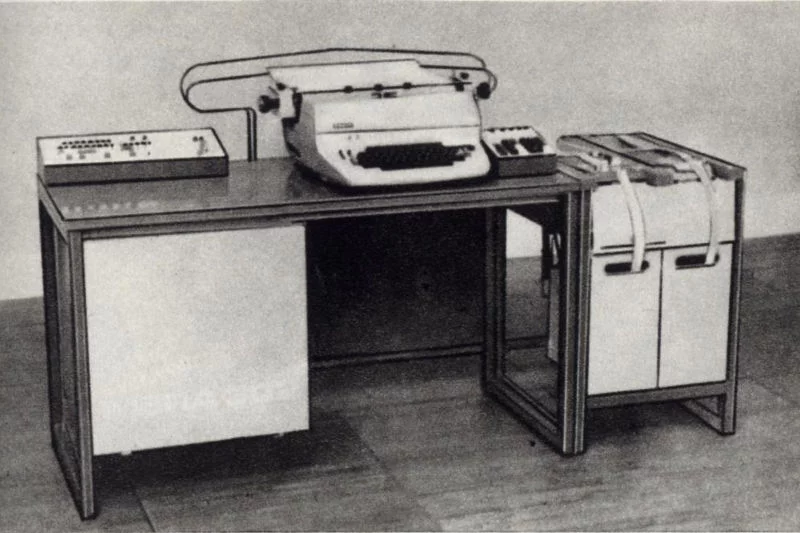 Komputery Mera powstawały w Polsce w latach 70., wtedy gdy rozpoczęły się prace nad językiem Loglan'82.